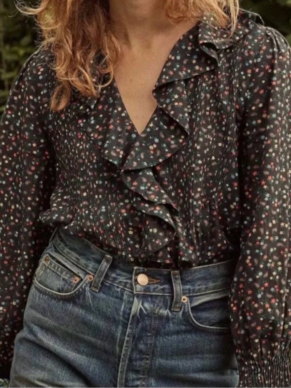 Doen Hardy Top in Black and Red Paisley